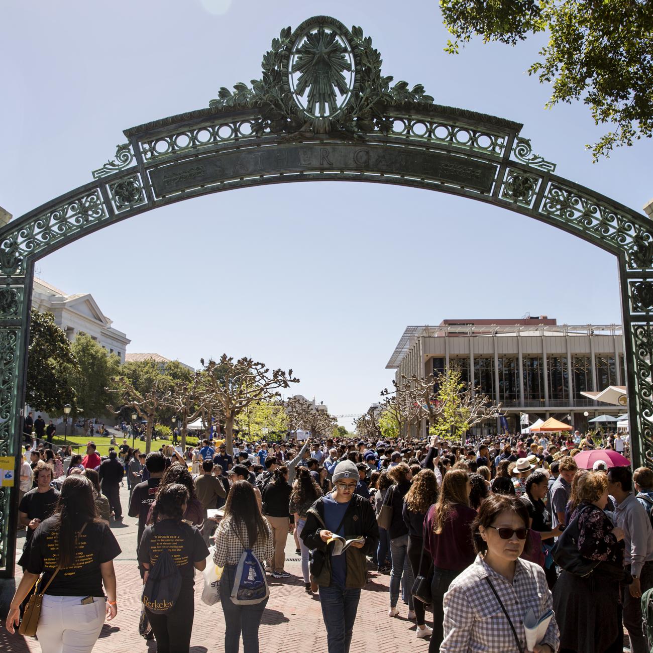 Crowds fill Sproul Plaza during Cal Day at UC Berkeley on Saturday, April 21, 2018. (Photo/ Brittany Hosea-Small) 