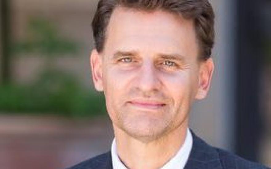 Headshot of Martin Nettesheim